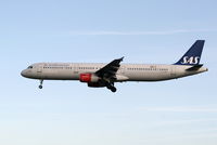 OY-KBF @ EBBR - arrival of flight SK593 to rwy 25L - by Daniel Vanderauwera