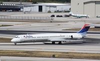 N913DL @ KFLL - MD-88 - by Mark Pasqualino