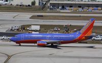 N679AA @ KFLL - Boeing 737-300