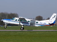 PH-JMP @ EHTE - Cessna C208B Caravan I PH-JMP Stichting Nationaal Parachutisten Centrum Teuge - by Alex Smit