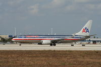 N902AN @ KMIA - Boeing 737-800 - by Mark Pasqualino