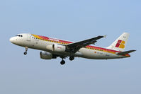 EC-ILQ @ EGLL - Iberia A320 into Heathrow - by Terry Fletcher