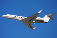 HB-IMJ @ LAX - G5 Executive Gulfstream G-V HB-IMJ climbing out from RWY 25L. - by Dean Heald