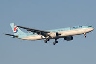 HL7585 @ LOWW - Korean Air A330-300