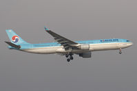 HL7587 @ LOWW - Korean Air A330-300