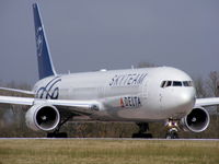 N844MH @ EGCC - Delta SkyTeam alliance - by Chris Hall