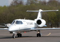 N2FU @ EGLK - TAXYING FROM THE TERMINAL TO RWY 07 - by BIKE PILOT