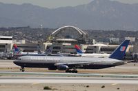 N668UA @ KLAX - Boeing 767-300 - by Mark Pasqualino