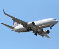 N14324 @ TPA - Continental 737-300 - by Daniel Compton