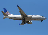 N14324 @ TPA - Continental 737-300 - by Daniel Compton