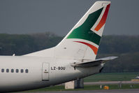 LZ-BOU @ VIE - Boeing 737-3L9 - by Juergen Postl