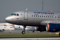 VP-BWL @ VIE - Airbus A319-111 - by Juergen Postl