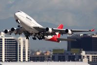 VH-OEE @ LAX - Qantas VH-OEE (FLT QFA107) climbing out from RWY 25R enroute to John F Kennedy Int'l (KJFK).