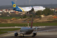 UR-GAQ @ VIE - Ukraine International Boeing 737-33R(WL) - by Roman Reiner