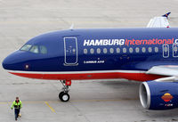 D-AHIK @ LOWL - D-AHIK @ Linz Airport - by Simon Prechtl