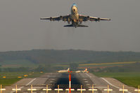 HL7607 @ VIE - Korean Air Boeing 747-400 - by Thomas Ramgraber-VAP