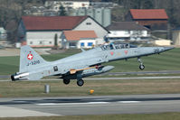 J-3210 @ LSMP - ecm aircraft