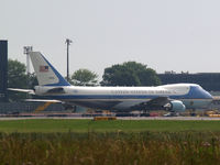 92-9000 @ VIE - Air Force One with George W. Bush visited VIE in June 2006 - by P. Radosta - www.austrianwings.info