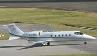 C-FRGY @ TNCM - taxing runway 10