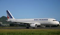 F-GKXG @ TNCM - taxing runway 10