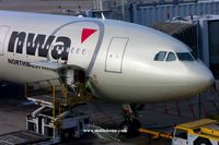 N818NW @ VHHH - Northwest Airlines