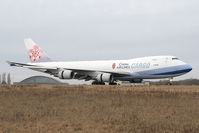 B-18708 @ ELLX - China Airlines Cargo 747-400