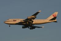 JA8085 @ KJFK - Landing