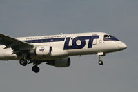 SP-LIA @ EBBR - arrival of flight LO235 to rwy 02 - by Daniel Vanderauwera