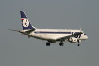 SP-LIA @ EBBR - flight LO235 is descending to rwy 02 - by Daniel Vanderauwera