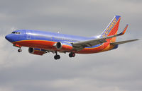 N370SW @ KSAT - This one, on short final rwy 3, might as welll go to the carwash (= plane wash station) - by Philippe Bleus
