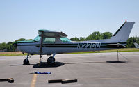 N220U @ KCPS - Ohio University C-152 on the West Ramp at KCPS during NIFA Safecon 2009. - by TorchBCT