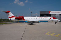 OE-LCF @ VIE - Austrian Arrows Regionaljet - by Yakfreak - VAP