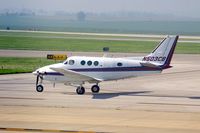 N503CB @ CID - Taxiing out to runway 27