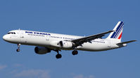 F-GTAT @ LOWW - Air France Airbus A 321-211 is approaching Vienna Intl. Airport on rw 34.