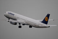 D-AIRT @ TXL - Airbus A321-131 - by Juergen Postl