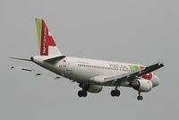 CS-TTF @ EBBR - flight TP604 is descending to rwy 02 - by Daniel Vanderauwera