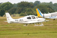 PH-JEG @ EGTK - Cirrus SR-22 GTS - by Chris Hall