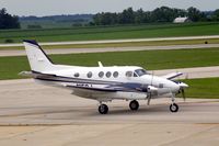 N158J @ CID - Taxiing to Landmark FBO.