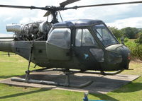 XP910 @ EGVP - SCOUT AT THE AAC MUSEUM WITH PARACHUTE REGIMENT CREST ON THE DOOR - by BIKE PILOT