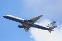 N512UA @ KLAX - United Airlines Boeing 757-222, N512UA departs KLAX RWY 25R into the soup.. - by Mark Kalfas