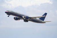 N513UA @ KLAX - United Airlines Boeing 757-222, N513UA departs KLAX RWY 25R - by Mark Kalfas