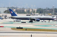 N534UA @ KLAX - United Airlines Boeing 757-222, N534UA Taxiway BRAVO to the gate - by Mark Kalfas