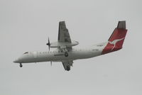 VH-TQZ @ YSSY - descending to rwy 16L