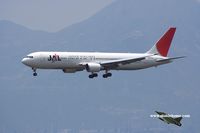 JA618J @ VHHH - Japan Airlines