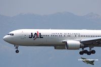 JA618J @ VHHH - Japan Airlines
