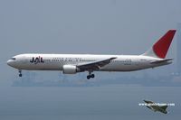 JA618J @ VHHH - Japan Airlines