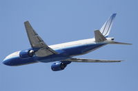 N217UA @ KLAX - United Airlines Boeing 777-222, N217UA departing KLAX. - by Mark Kalfas