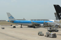 PH-AOD @ DFW - KLM at the gate - DFW