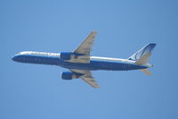 N558UA @ KLAX - United Airlines Boeing 757-222, N558UA RWY 25R departure KLAX. - by Mark Kalfas