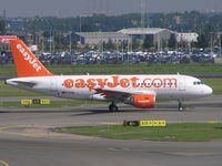 G-EZIM @ EHAM - Easy Jet taxiing for take-off - by Robert Kearney